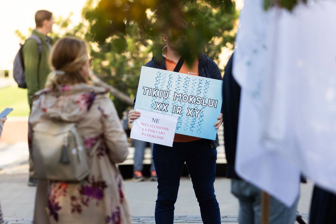 Protestas „Stabdykime gyvenimo įgūdžių ugdymo programą: NE ideologijai švietime!“