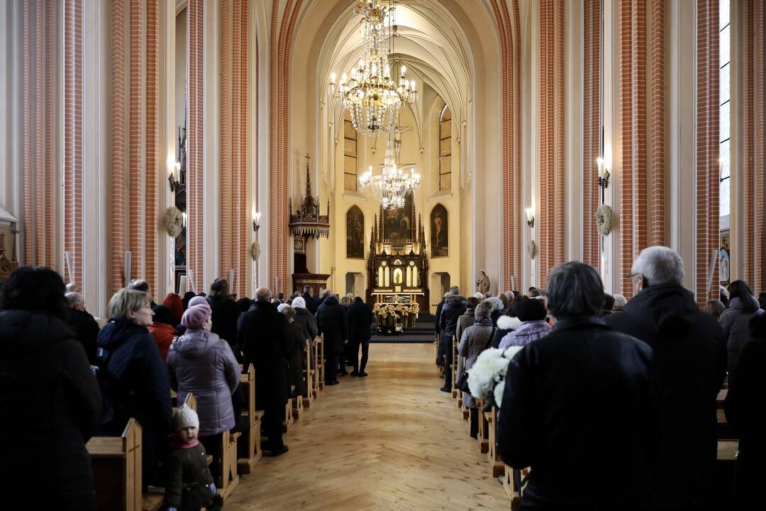 V. Cololo atgulė amžinojo poilsio