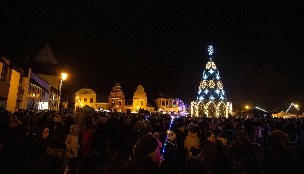 Kalėdų eglės Kėdainiuose įžiebimas