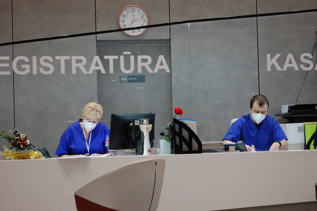 Santaros klinikose nuo COVID-19 infekcijos paskiepyta pirmoji medicinos darbuotoja