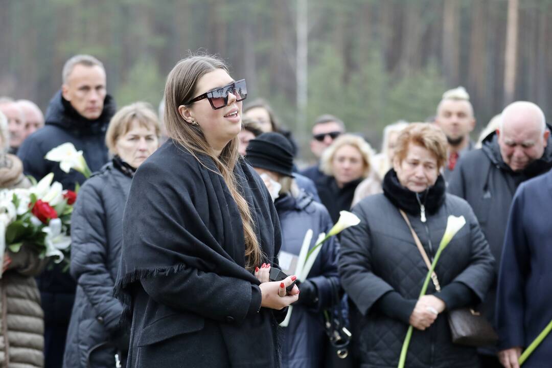 V. Cololo atgulė amžinojo poilsio