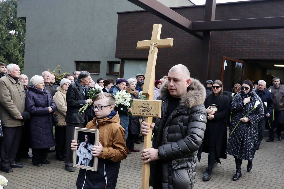 V. Cololo atgulė amžinojo poilsio