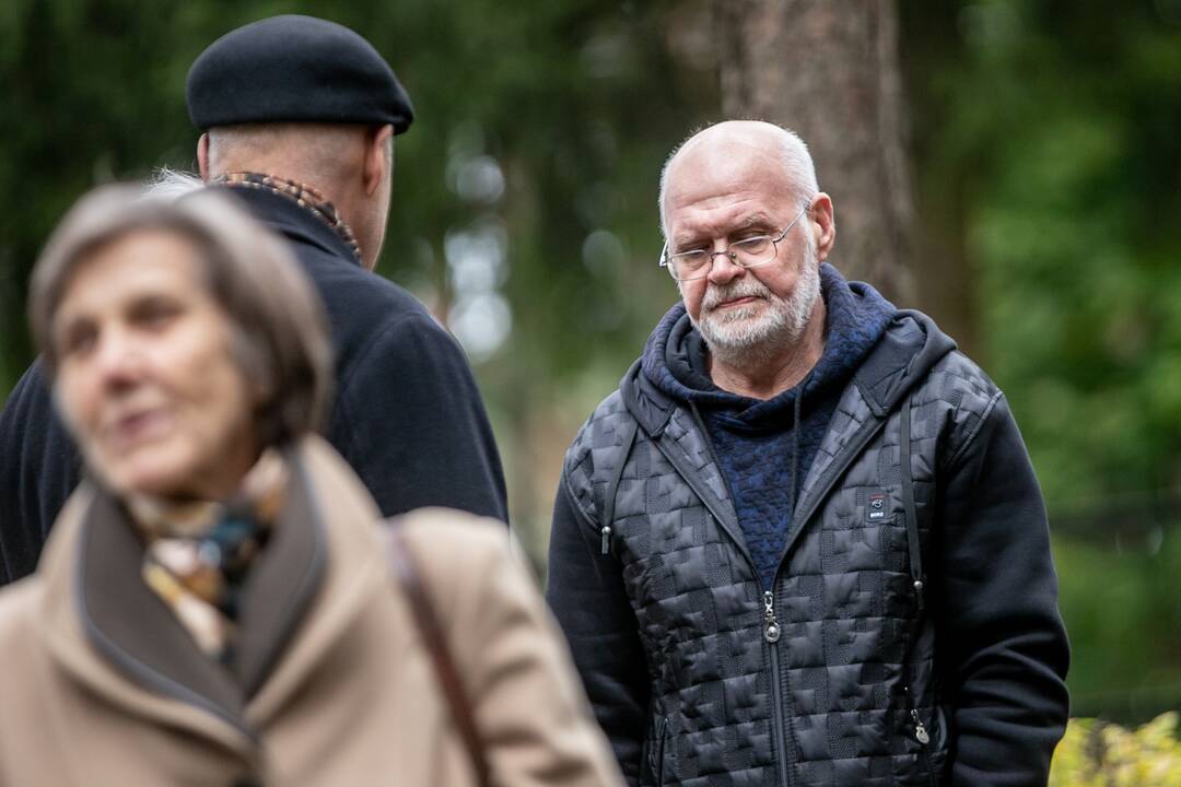 Fotomenininko R. Rakausko laidotuvės
