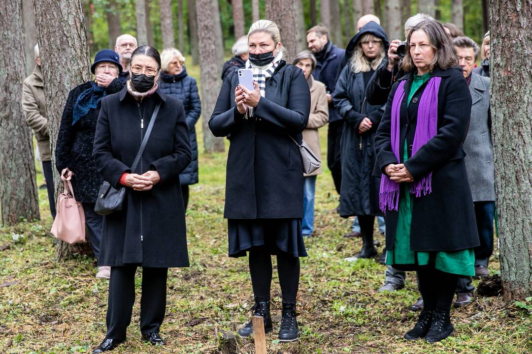 Fotomenininko R. Rakausko laidotuvės
