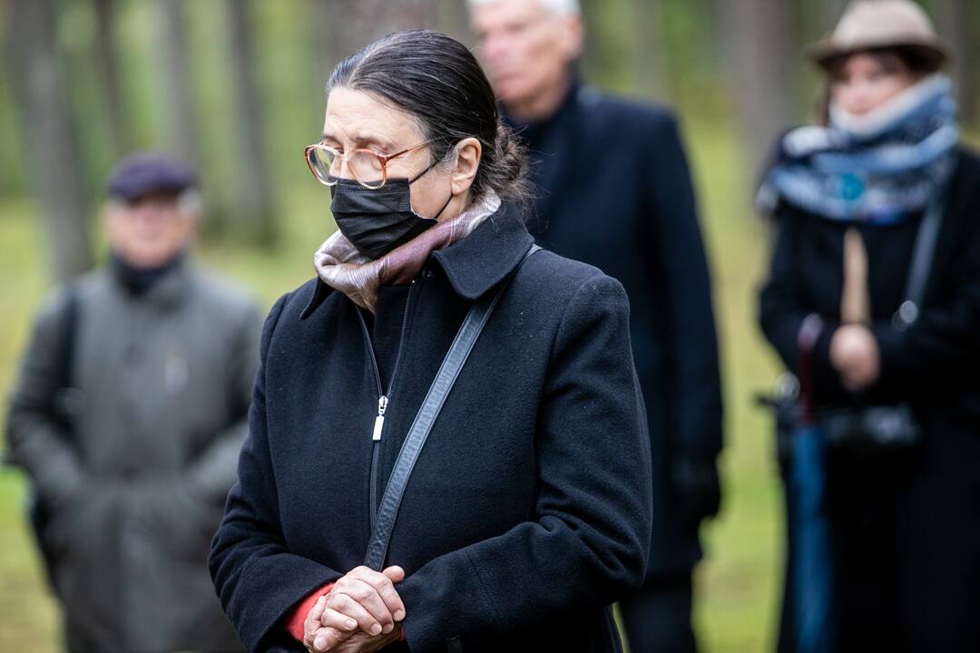 Fotomenininko R. Rakausko laidotuvės