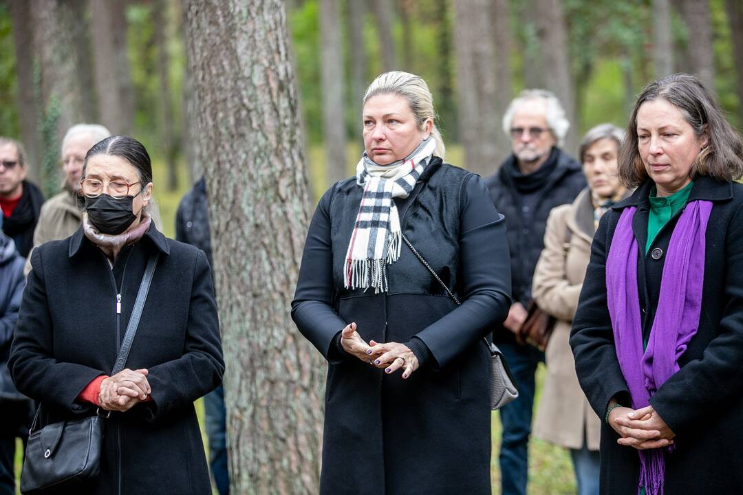 Fotomenininko R. Rakausko laidotuvės