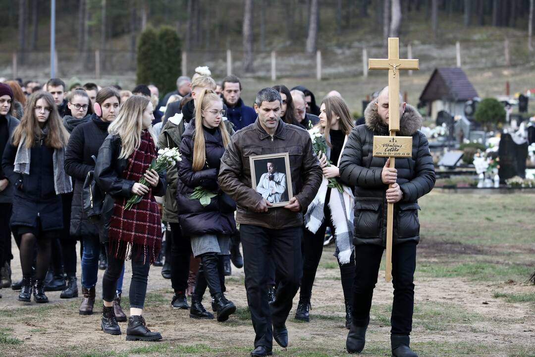 V. Cololo atgulė amžinojo poilsio