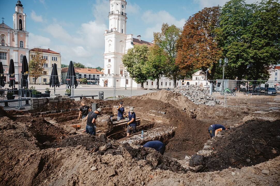 Rotušės aikštė pasitinka pokyčius: Kauno senamiestyje įsibėgėja archeologiniai tyrimai