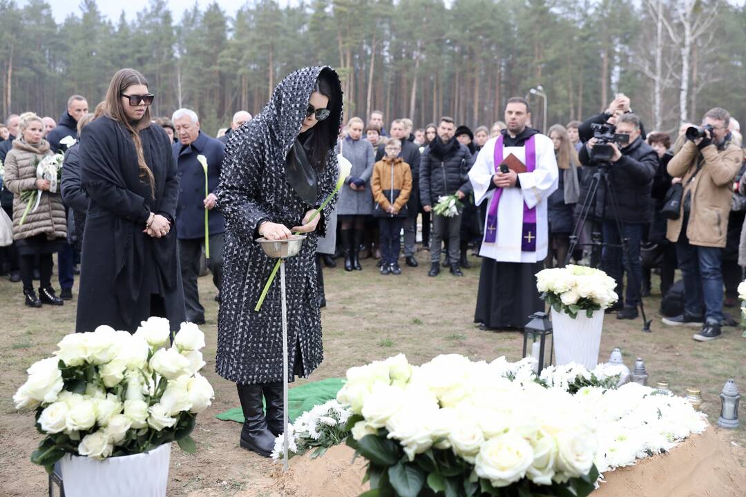 V. Cololo atgulė amžinojo poilsio