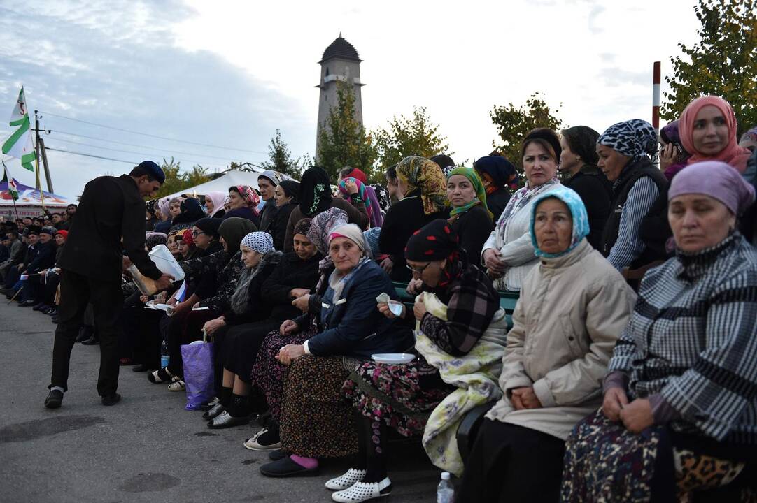 Lietuva ir dar 15 šalių ragina Rusiją tirti žmogaus teisių pažeidimus Čečėnijoje