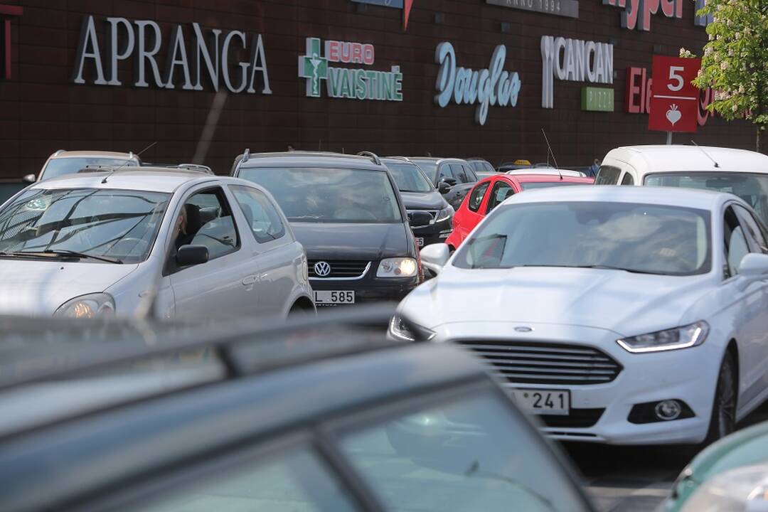 Nerimsta: vėl pranešta apie sprogmenis „Akropolyje“, redakcijose ir policijoje