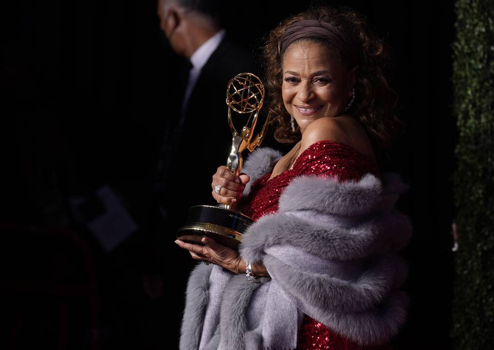 „Emmy“ ceremonijoje – „Netflix“ „Karūnos“ ir „Karalienės gambito“ triumfas