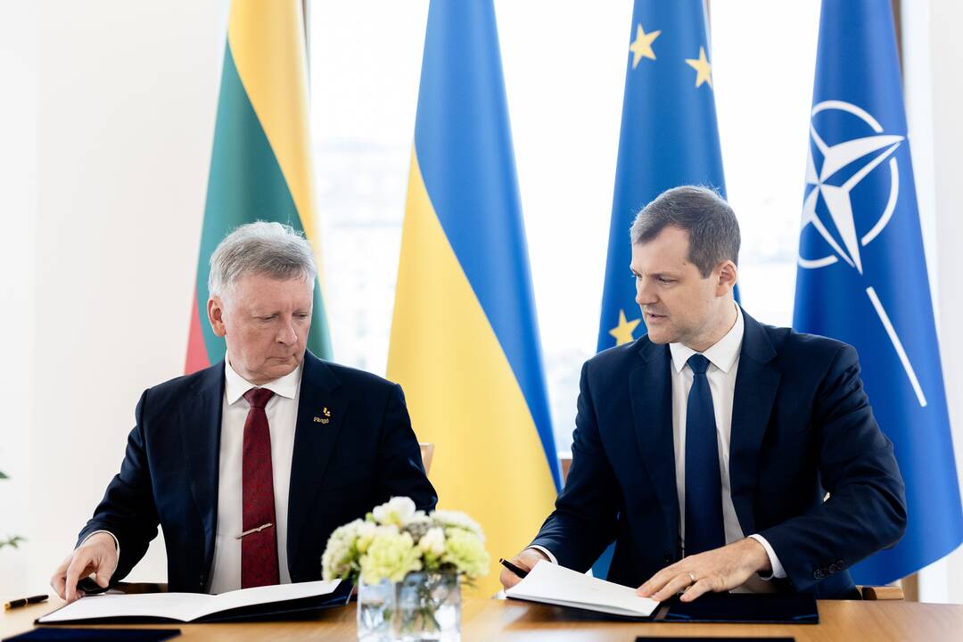 Pasirašyta sutartis tarp Vyriausybės ir Lietuvos savivaldybių asociacijos