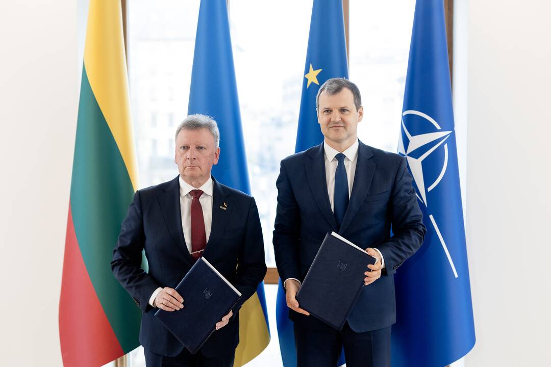 Pasirašyta sutartis tarp Vyriausybės ir Lietuvos savivaldybių asociacijos