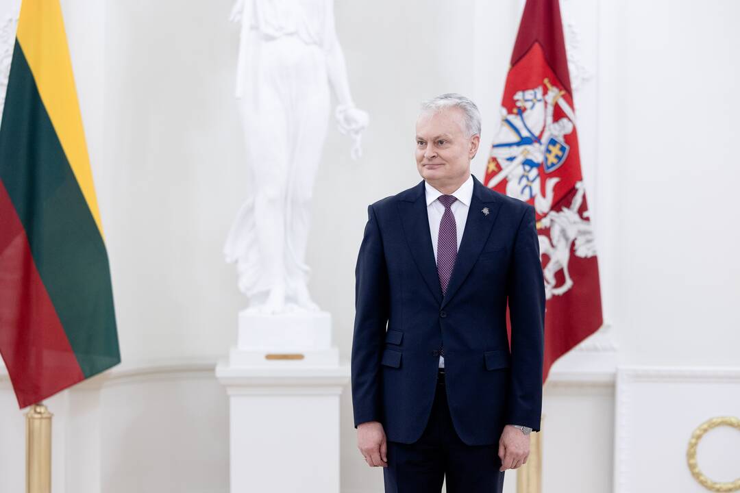 Prezidentas įteikė valstybinį apdovanojimą Vokietijos gynybos ministrui