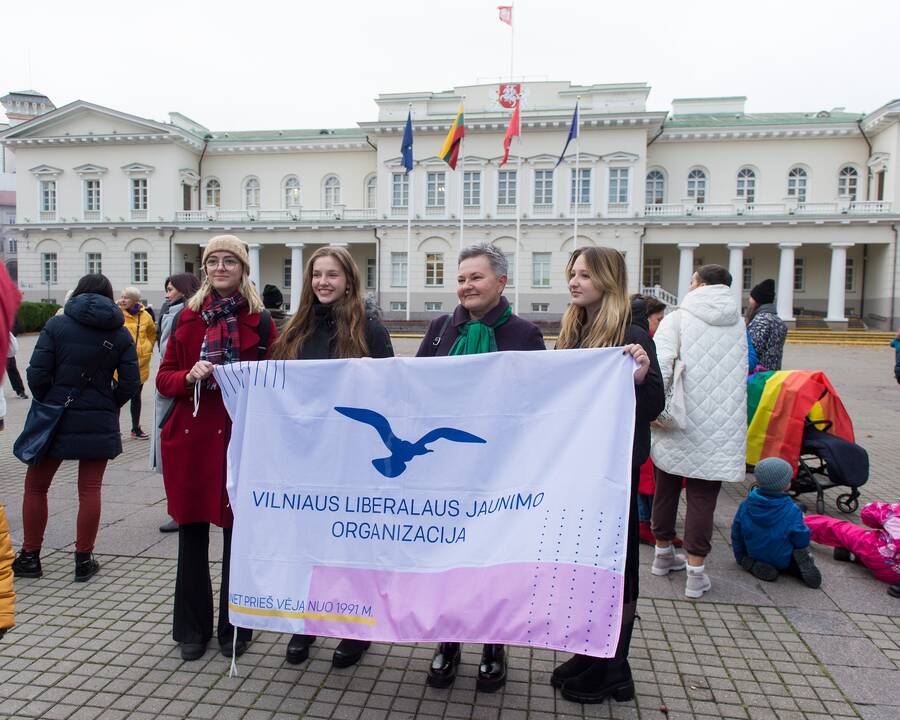 Renginys „Mamos už mamas! Palaikymo valanda Rasai Račienei“
