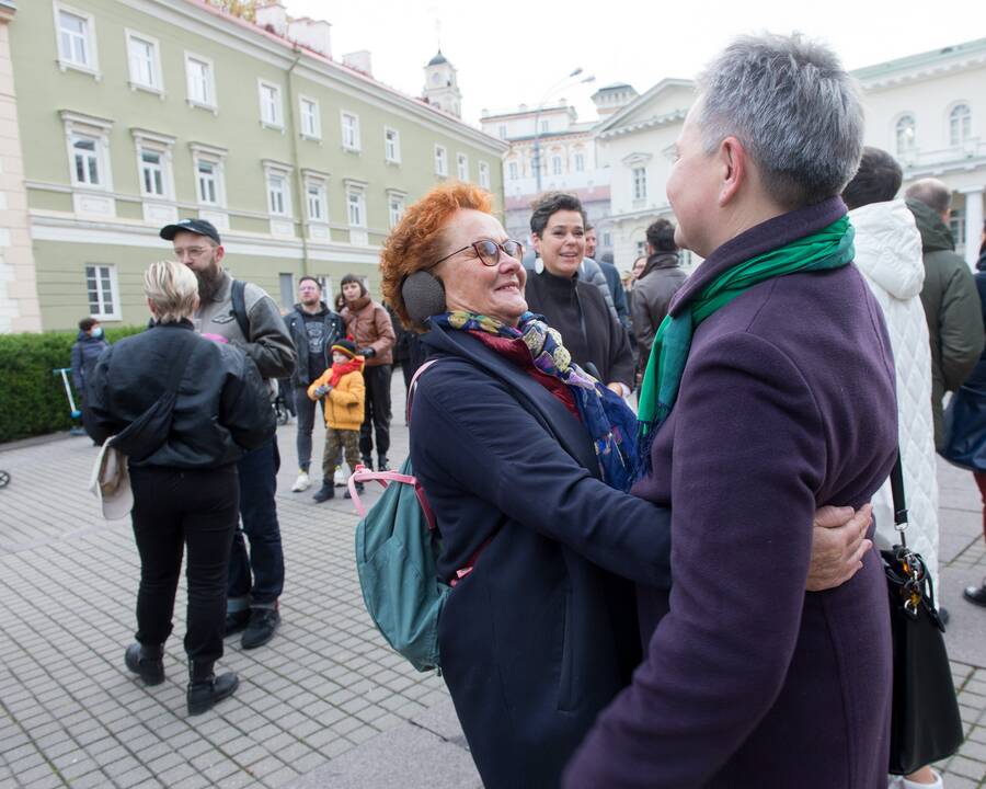Renginys „Mamos už mamas! Palaikymo valanda Rasai Račienei“