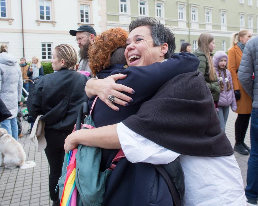 Renginys „Mamos už mamas! Palaikymo valanda Rasai Račienei“
