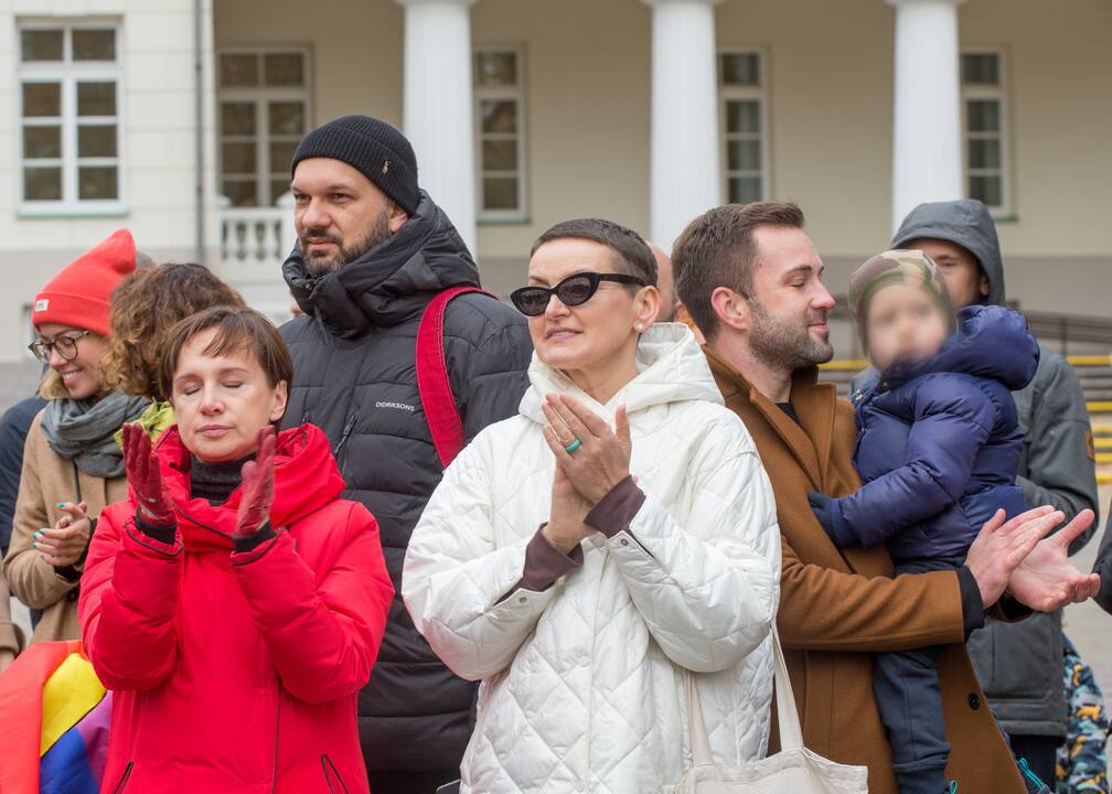 Renginys „Mamos už mamas! Palaikymo valanda Rasai Račienei“