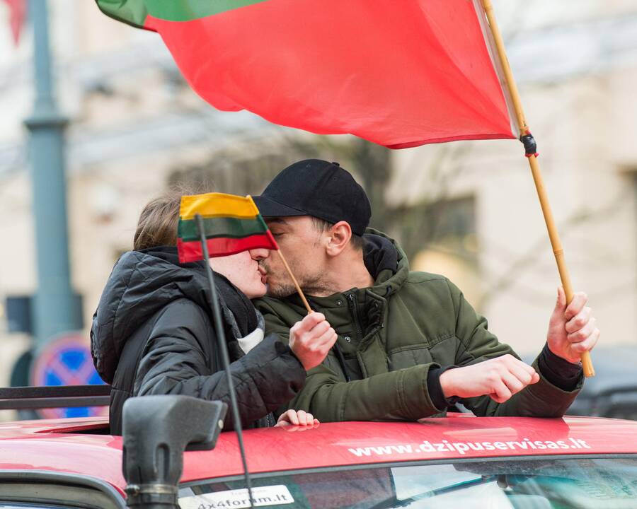 Keli šimtai žmonių žygiavo tautininkų eitynėse Vilniuje