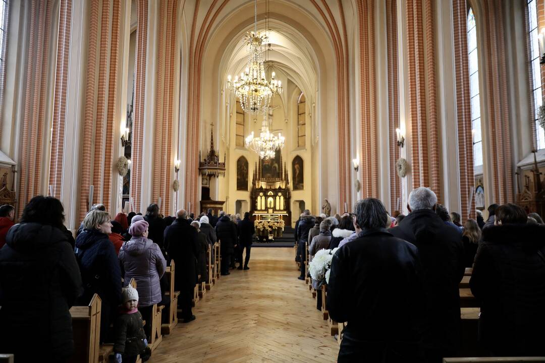 V. Cololo atgulė amžinojo poilsio
