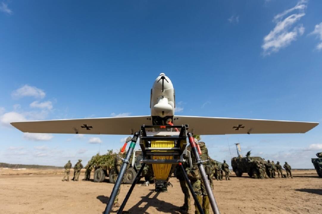 Prezidentas kritikuoja krašto apsaugos sistemos požiūrį į dronų pajėgumų vystymą