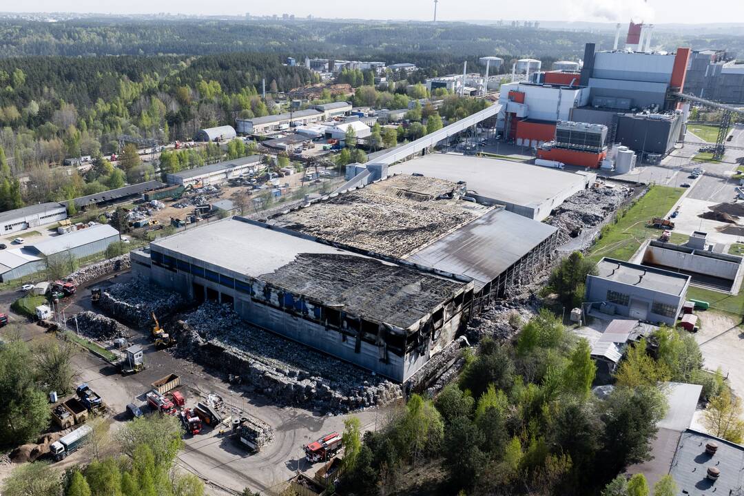 Gaisro padariniai atliekų tvarkymo gamykloje „Energesman“