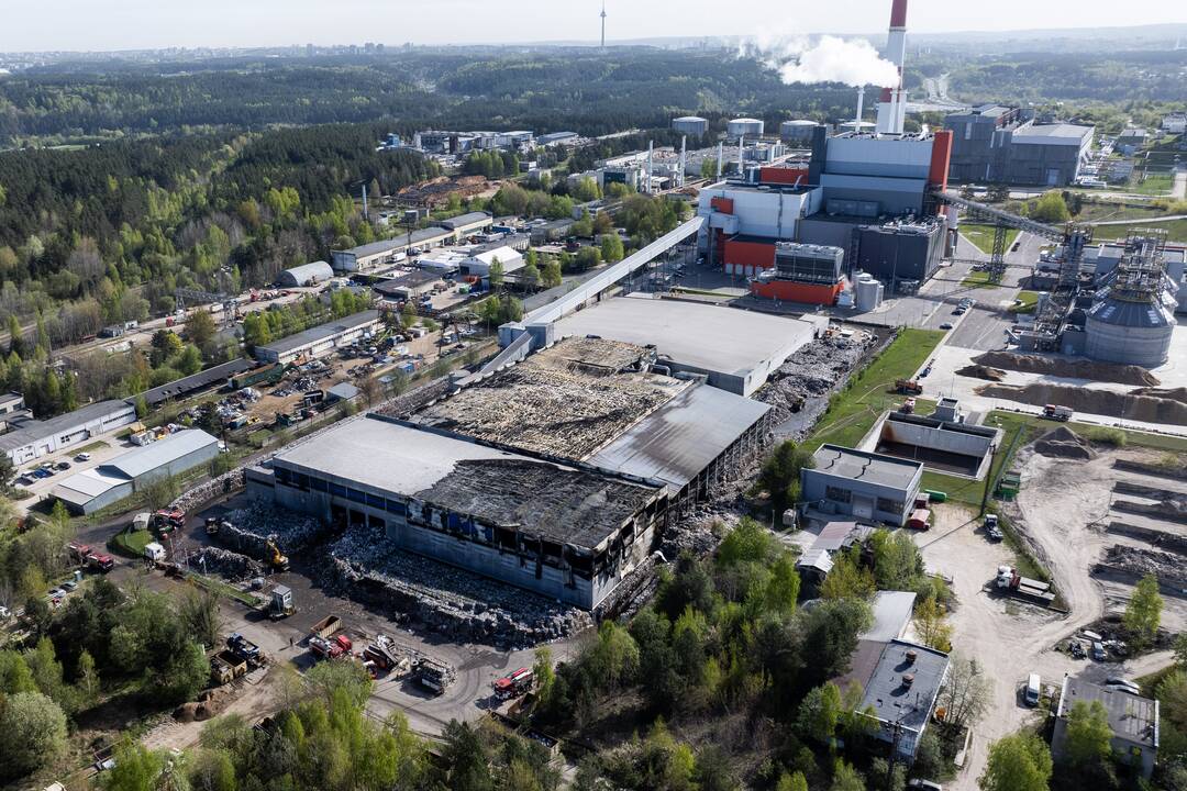 Gaisro padariniai atliekų tvarkymo gamykloje „Energesman“