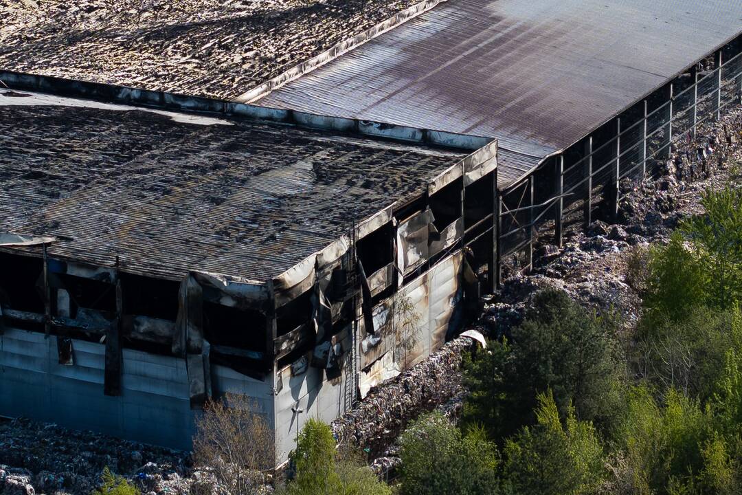 Gaisro padariniai atliekų tvarkymo gamykloje „Energesman“