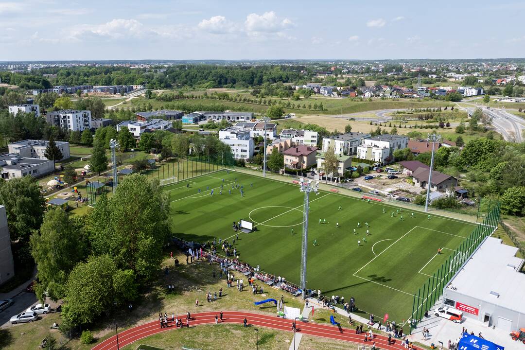 Futbolo stadiono atidarymas Vilniuje