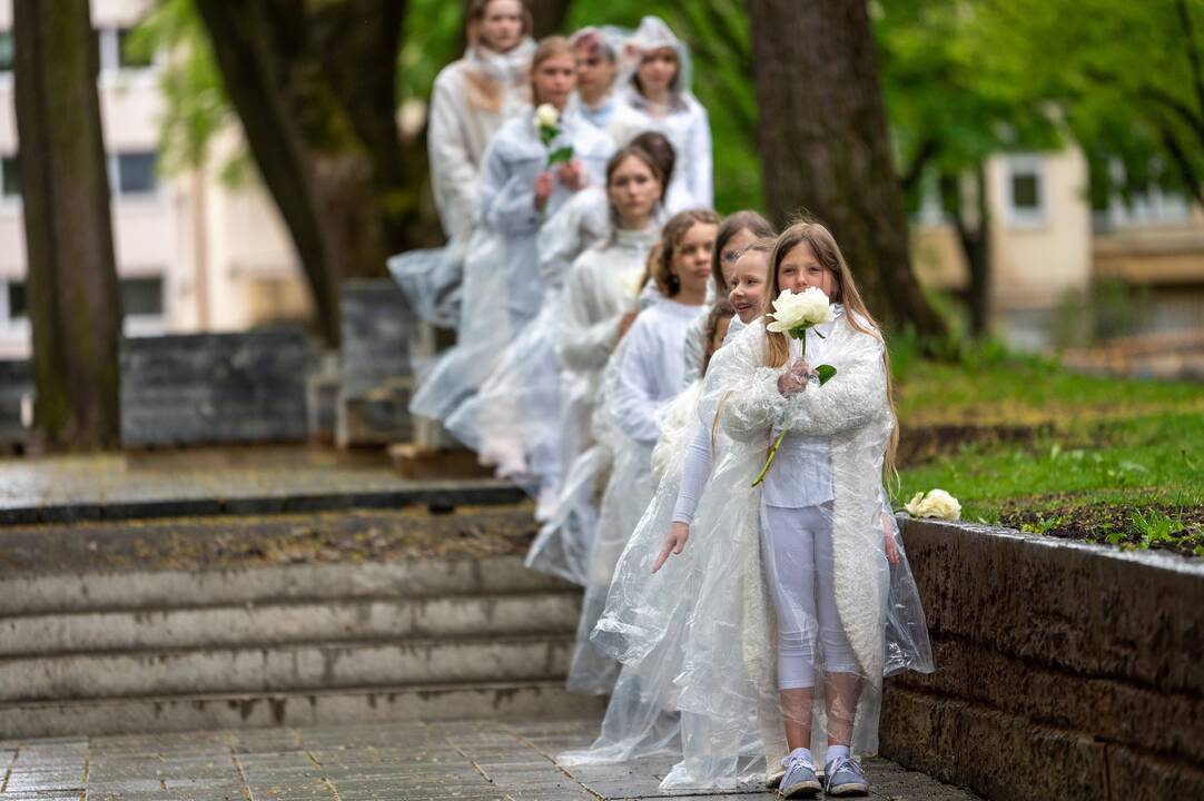 Kaune minimos 50-osios R. Kalantos susideginimo metinės