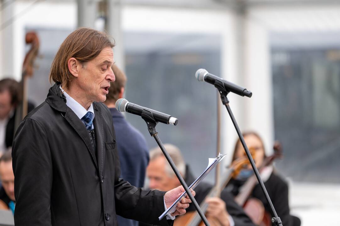 Kaune minimos 50-osios R. Kalantos susideginimo metinės