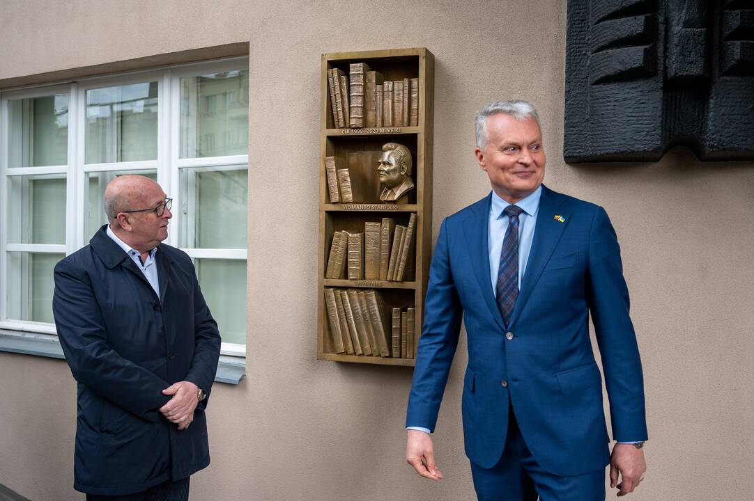 Prie V. Staniulio knygyno atidengta atminimo lenta