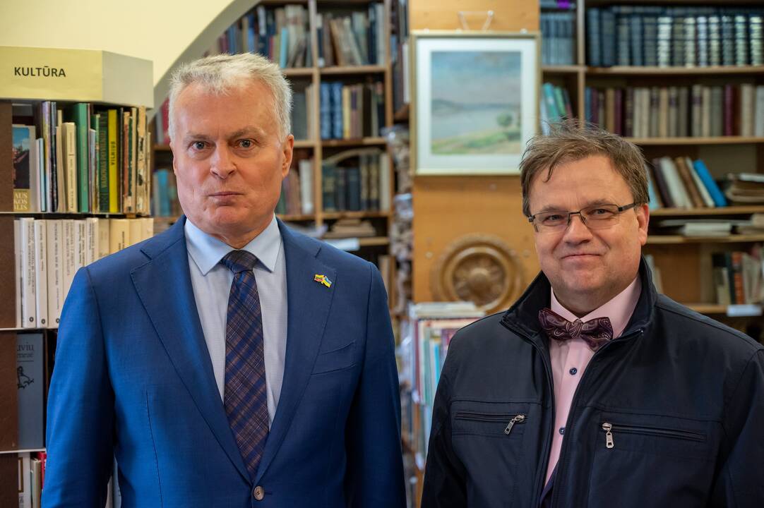 Prie V. Staniulio knygyno atidengta atminimo lenta