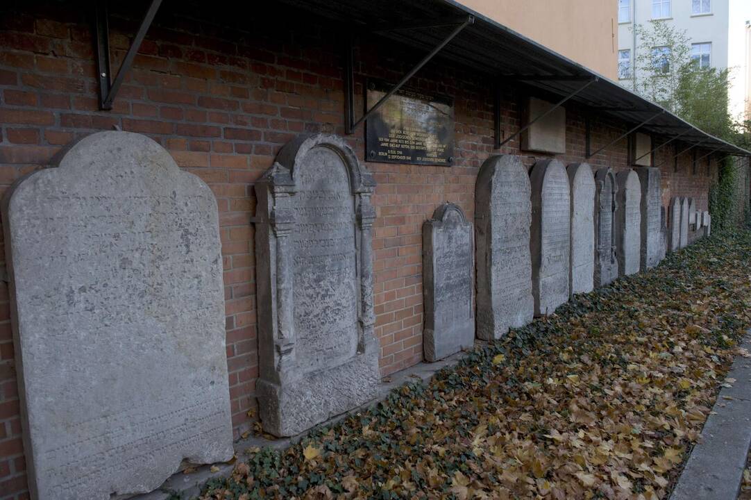 Vokietijoje žydų kapinės išniekinamos kas dvi savaites