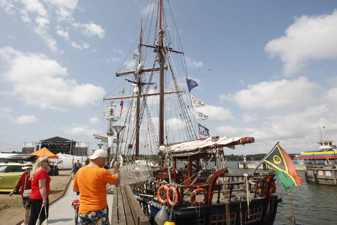 Regata pasiekė Klaipėdą: burlaiviai – įspūdingi