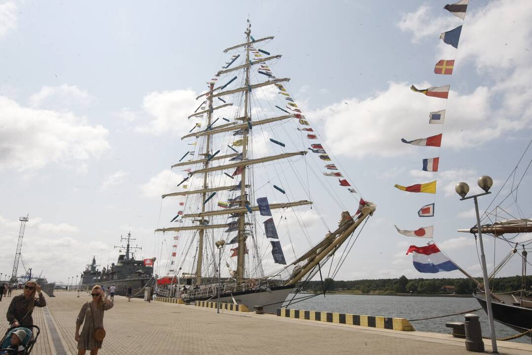 Regata pasiekė Klaipėdą: burlaiviai – įspūdingi