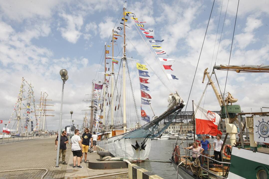 Regata pasiekė Klaipėdą: burlaiviai – įspūdingi
