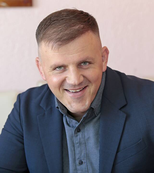 Trofėjai: K.Baužos (nuotr. dešinėje) vadovaujamo „Budoka“ klubo tarptautinio turnyro prizininkams bus įteikti originalūs medaliai.