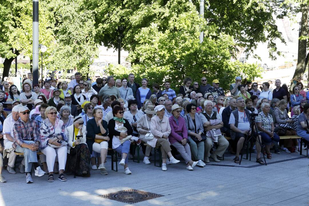 „Lauksnos“: paveldo šviesuliai sušildė Klaipėdą