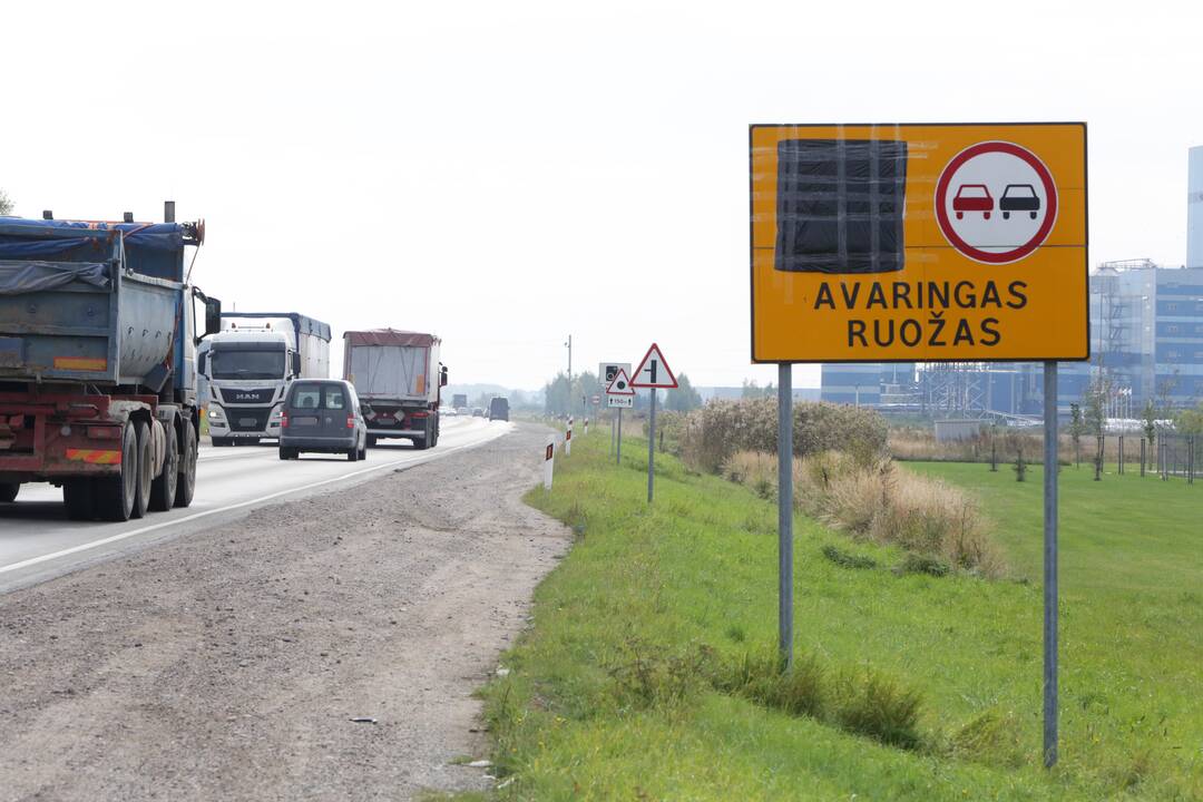 Paradoksas: nors ženklas leido važiuoti 70 kilometrų per valandą, greičio matuoklis fiksavo visus, kurie viršijo 50 km/val.