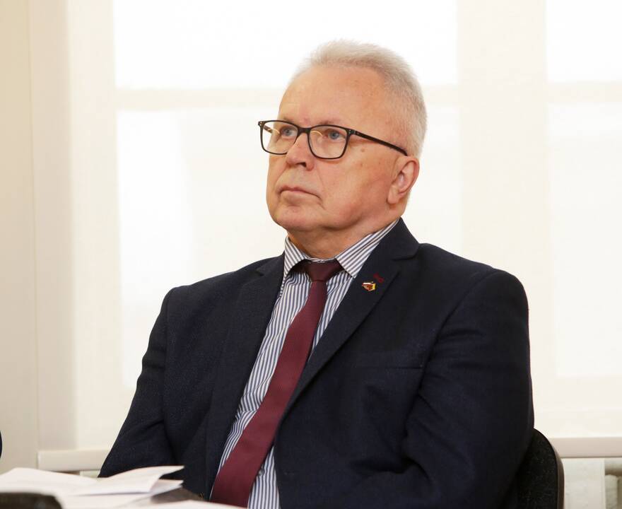 Pasitraukia: ilgametis meras V. Grubliauskas ir vicemerai A. Barbšys bei A. Cesiulis, taip pat savivaldybės administracijos direktorius G. Neniškis ir jo pavaduotojai A. Dirgėlienė ir A. Dobranskis baigia savo kadenciją.