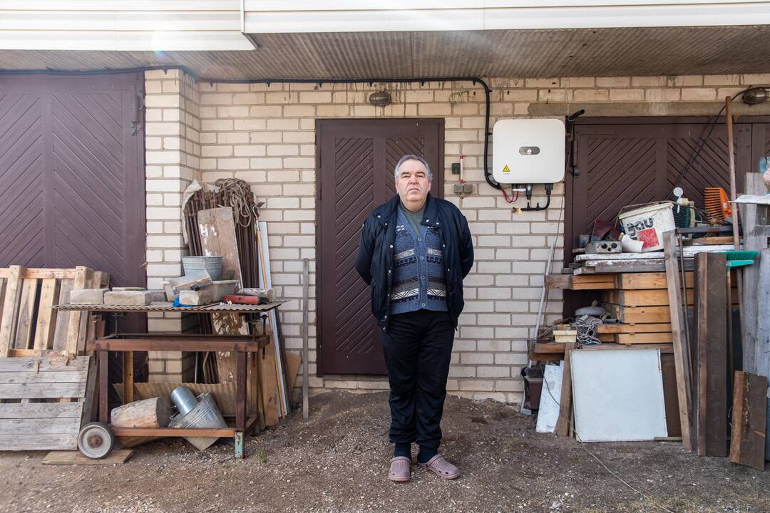 Skundas: įsirengus ant stogo saulės elektrinę, ESO paskaičiavo kosminę kainą už jos prijungimą prie tinklų.