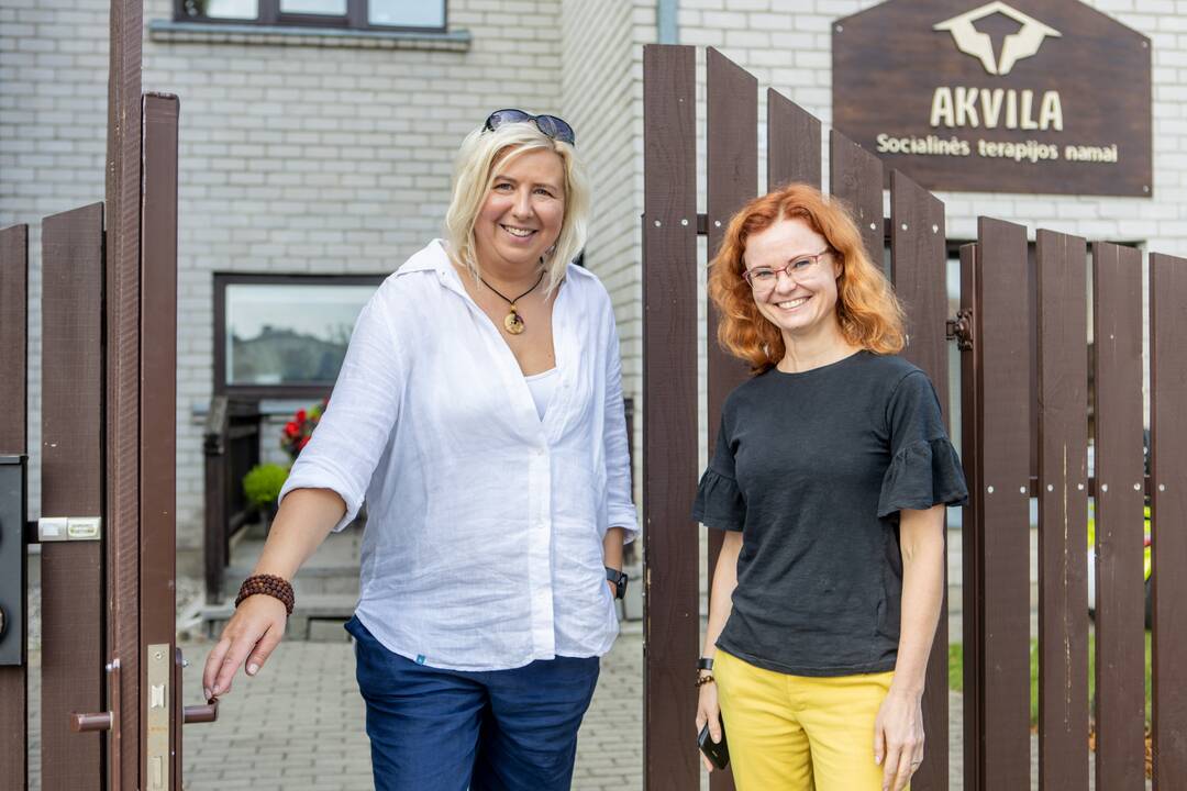 Filosofija: Socialinės terapijos namuose į protinę negalią turinčius suaugusiuosius nežiūrima kaip į paslaugų gavėjus – bendravimas grįstas abipusiais mainais.