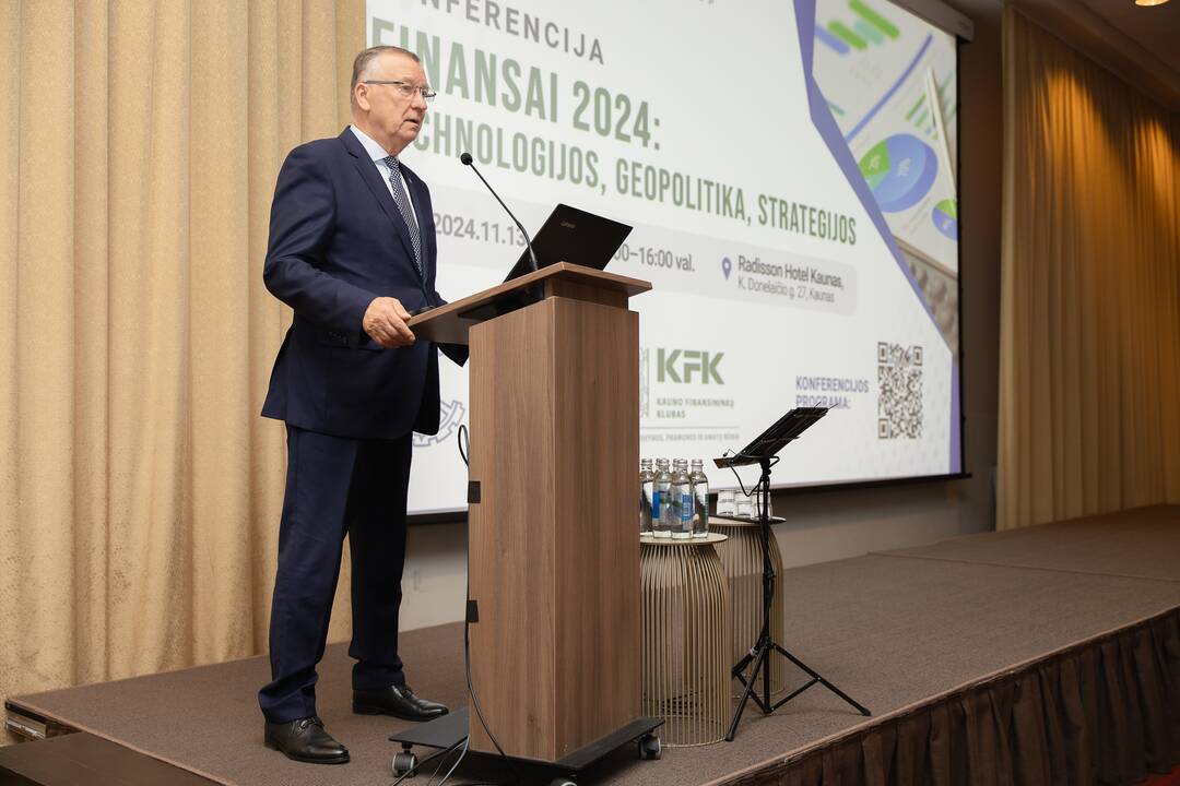 Lyderiai: (iš kairės) R. Krušinskas, T. Povilauskas, Z. Dargevičius ir E. Valatka konferencijoje dalijosi savo įžvalgomis apie verslą, finansus ir ekonomiką.