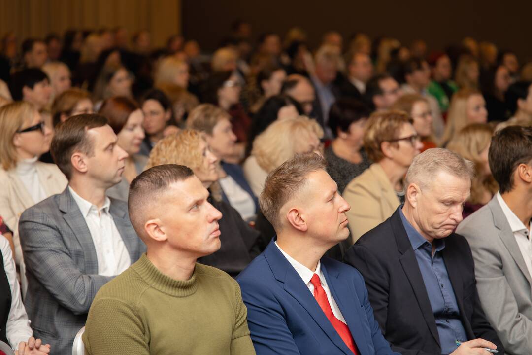 Lyderiai: (iš kairės) R. Krušinskas, T. Povilauskas, Z. Dargevičius ir E. Valatka konferencijoje dalijosi savo įžvalgomis apie verslą, finansus ir ekonomiką.