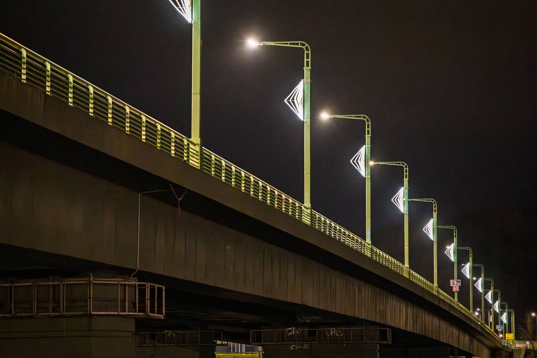 Kalėdiniai Kauno papuošimai jau džiugina praeivius