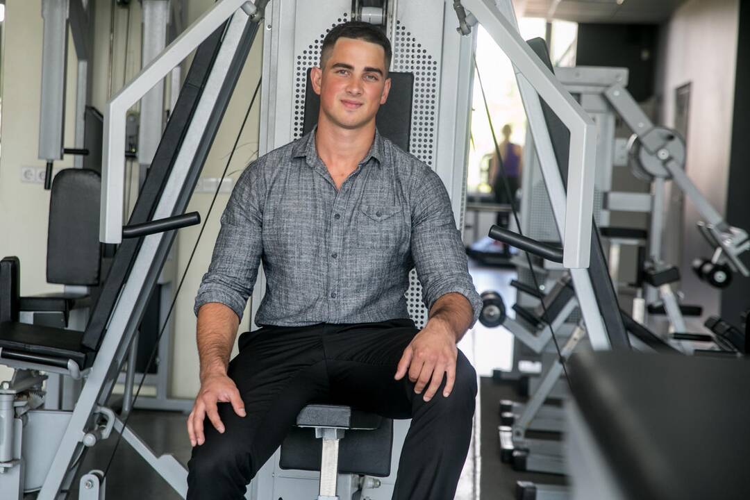 Arnoldas neretai sportuoja su savo sūnumis.