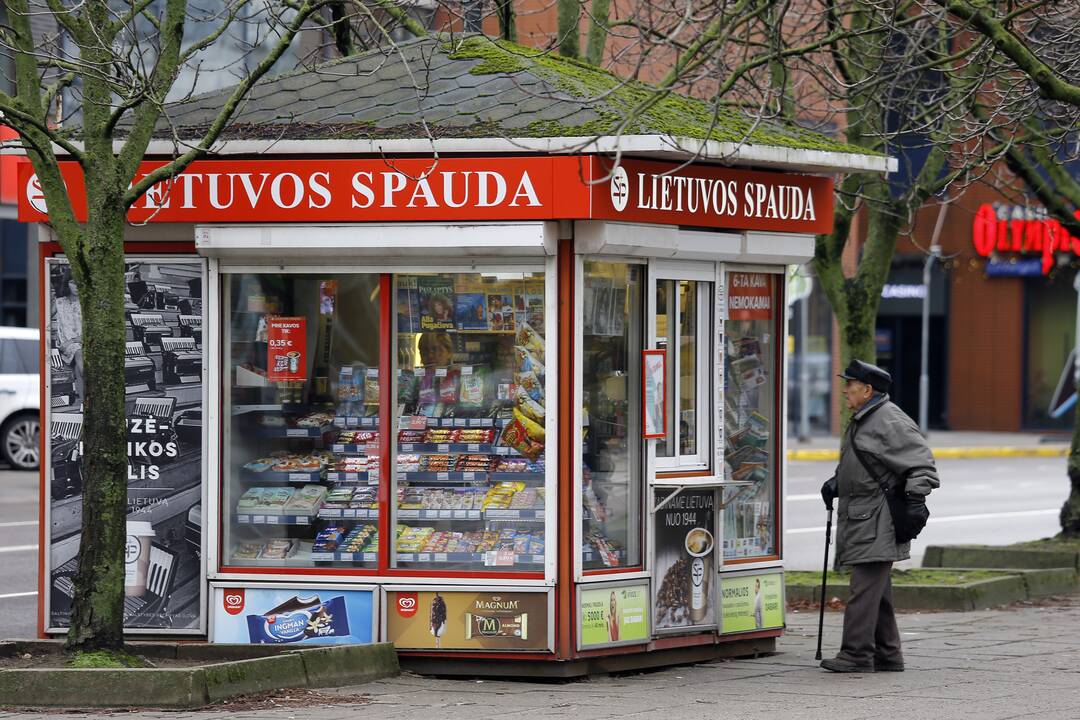 Situacija: ne tik jauniems, bet ir garbaus amžiaus klaipėdiečiams kelia nepatogumų negalėjimas spaudos kioske įsigyti pašto ženklų.