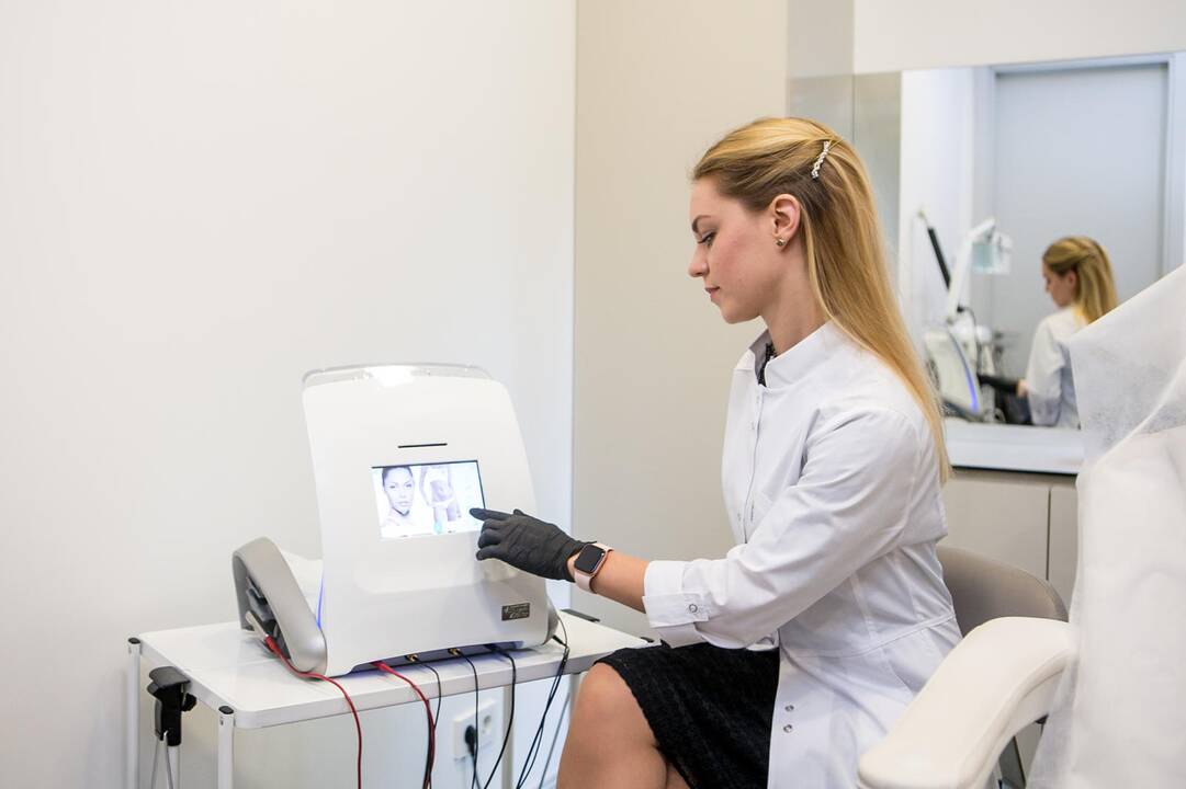 Tandemas: atliekant elektroepiliaciją svarbu ne tik profesionali įranga, bet ir specialisto meistrystė.